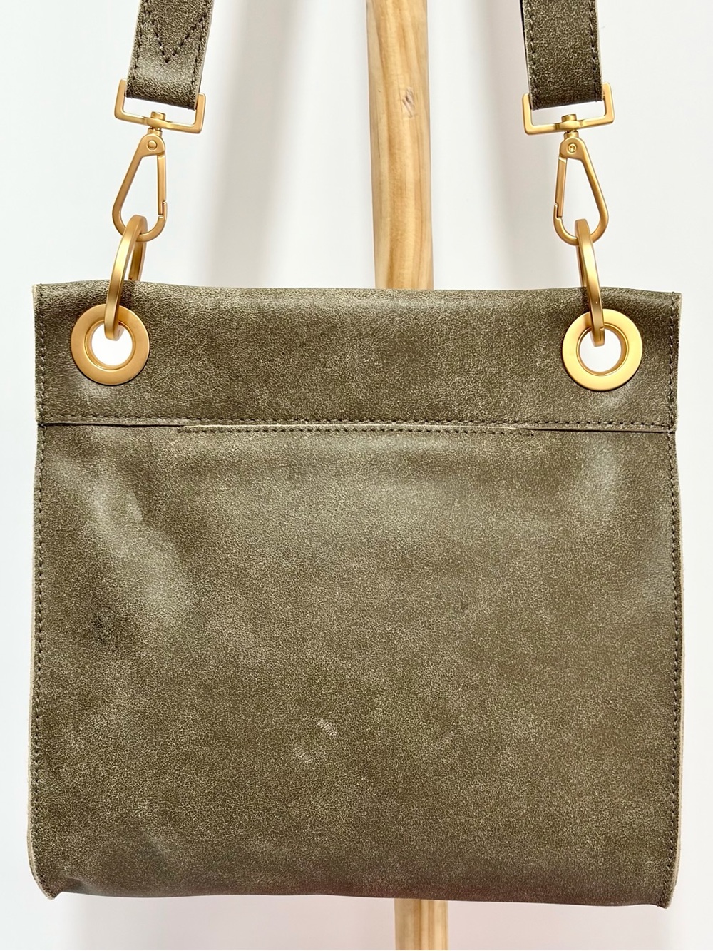 Hammitt Tony Medium Crossbody Bag In Pewter Leather With Brushed Gold Hardware - Picture 2 of 12